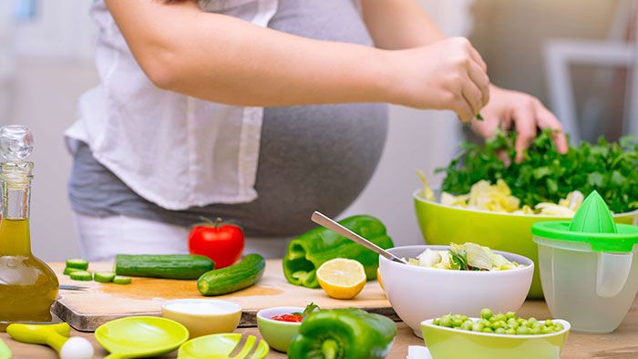 رژیم غذایی زنان باردار - مواد غذایی که باید مصرف کرد